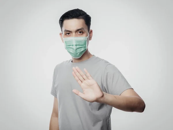 Ung Asiatisk Man Bär Hygienisk Mask Gesterande Stopp För Att — Stockfoto