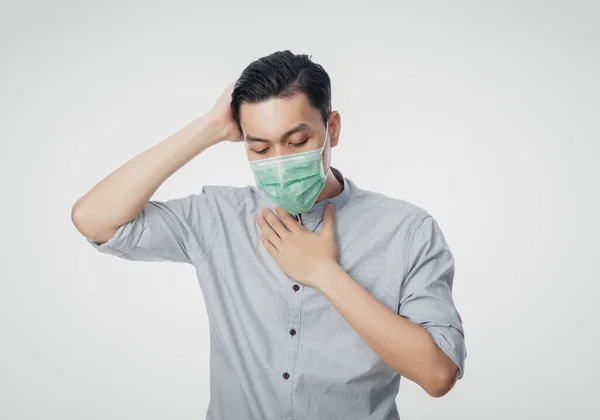 Jonge Aziatische Zakenman Hygiënisch Masker Die Keelpijn Heeft Griep Heeft — Stockfoto