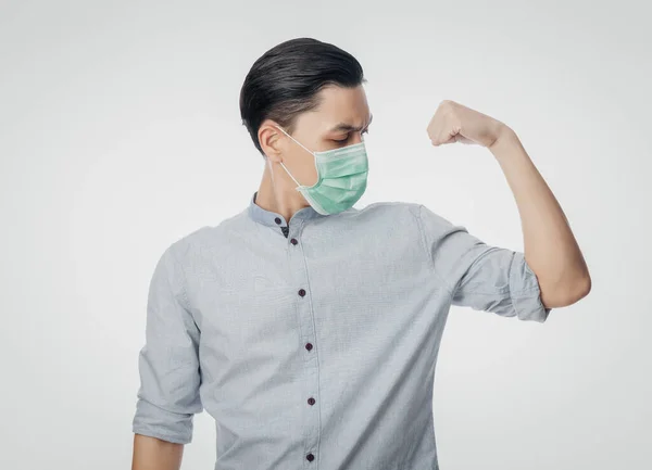 Ung Asiatisk Affärsman Hygienisk Mask Som Visar Styrka För Att — Stockfoto