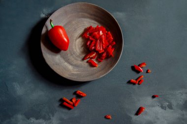 Tabak manzaralı dolmalık biber