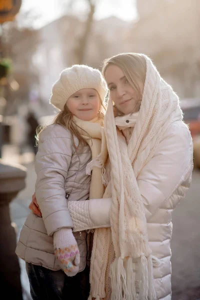 Mom Daughter Years Have Fun City Street — Stock Photo, Image