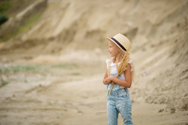 Years Old Girl Jeans Clothes Sandy Beach — Stock Photo, Image