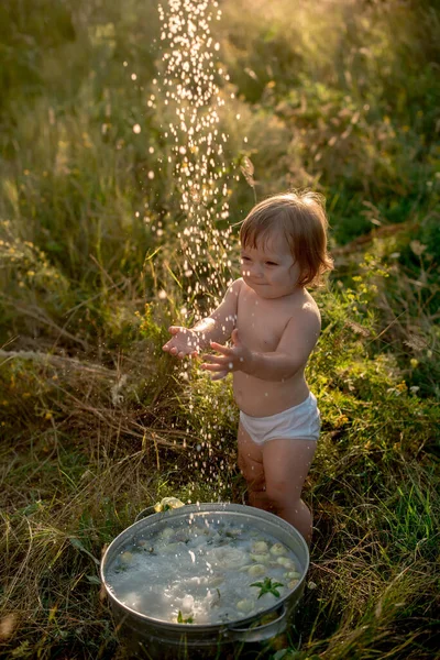 Little Baby Bathes Basin Summer Lawn — Stock Photo, Image