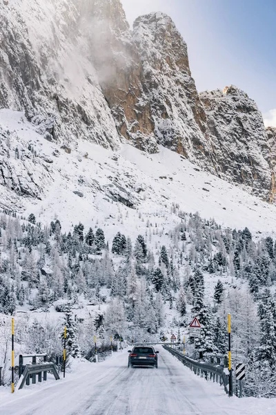 Italy Alps 2019 Black Audi Snowy Mountain Road — 스톡 사진