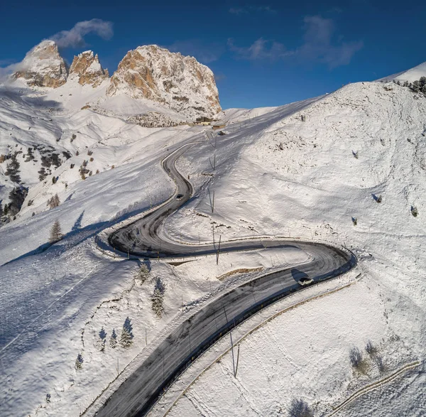 Kurvenreiche Straße Den Italienischen Alpen Südtirol Winter Sonniger Wintertag Mit — Stockfoto