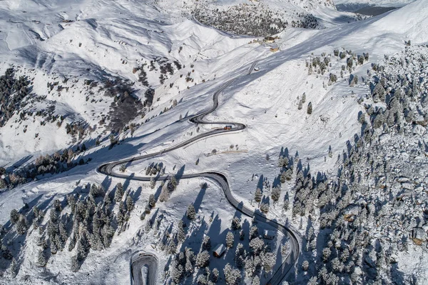 Kurvenreiche Straße Den Italienischen Alpen Südtirol Winter Sonniger Wintertag Mit — Stockfoto