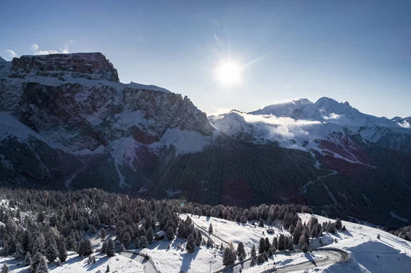 Carretera Curva Con Coche Los Alpes Italianos Tirol Del Sur — Foto de Stock