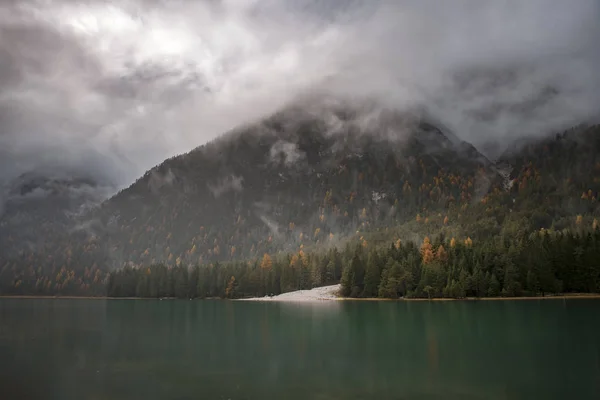 Lago Color Turquesa Tirol Del Sur Italia Alpes Reflexión Agua — Foto de Stock