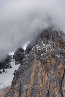 Alpler-İtalya 'daki Dolomite zirveleri, Güney Tyrol 