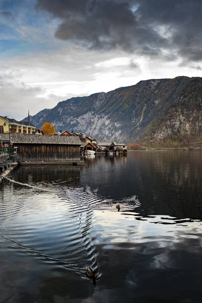 Lago Hallstatter Pueblo Hallstatt Con Cielo Azul Los Alpes Austríacos — Foto de Stock