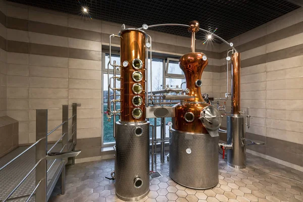 Modern Bakır 'ı hareketsiz hale getirmek ve ruhlar üretmek için özel yapım.