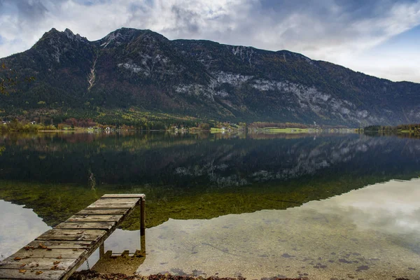 Lago Traunsee Con Bosque Fondo Situado Austria Región Alpina — Foto de Stock
