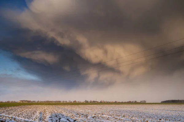 Pink Snow Storm Cloud Formation Sunset Large Snow Covered Field — Photo