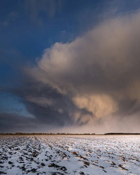 Pink Snow Storm Cloud Formation Sunset Large Snow Covered Field — Photo