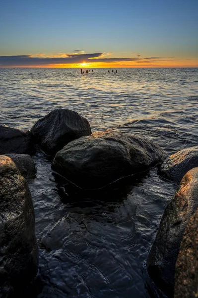 Belo Nascer Sol Calmo Sobre Mar Báltico Com Velho Cais — Fotografia de Stock