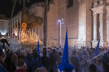 Almeria, İspanya, 04 / 17 / 19 Kutsal Hafta, Royal, Illustrious, Kavramları ve Üniversite Hristiyanlar Kardeşliği Babamız İsa 'nın Cennetteki duaları ve Aşk ve Umut Bakiremiz.