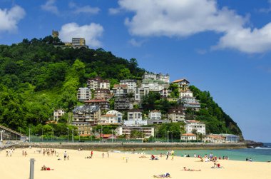 San Sebastian, İspanya; 07 / 10 / 2014: Ondarreta plajı. İspanya 'nın San Sebastian şehrinin tuhaf bir yeri..