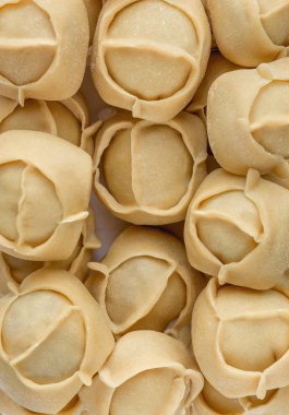 Buzdolabında donmuş büyük hamur köftesi dokusu.