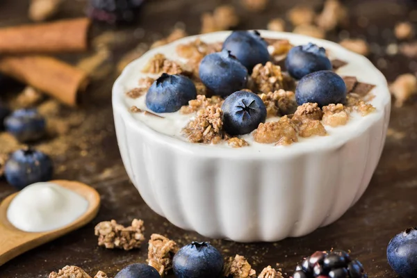 Yogurt with Fresh Blueberries on Woden Table — Stock Photo, Image
