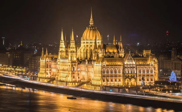 Hungarian Parliament Building at Night — Stock Photo, Image