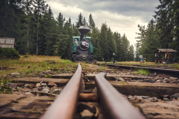 Velha locomotiva a vapor — Fotografia de Stock