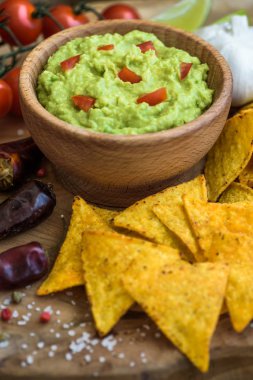 guacamole tortilla cips ile