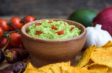 guacamole tortilla cips ile