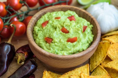 guacamole tortilla cips ile