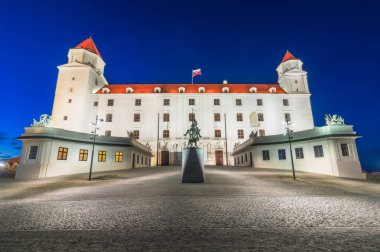 Bratislava castle, gece