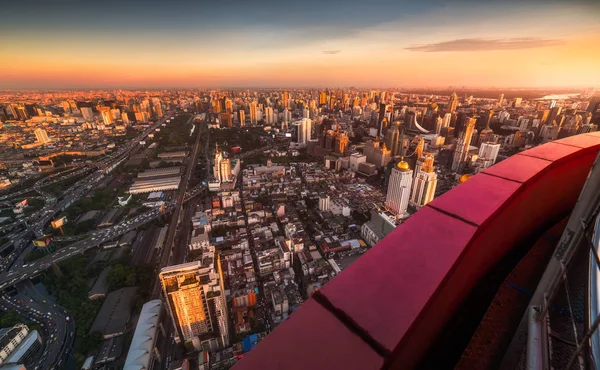 Bangkok stadsbild vid solnedgången — Stockfoto