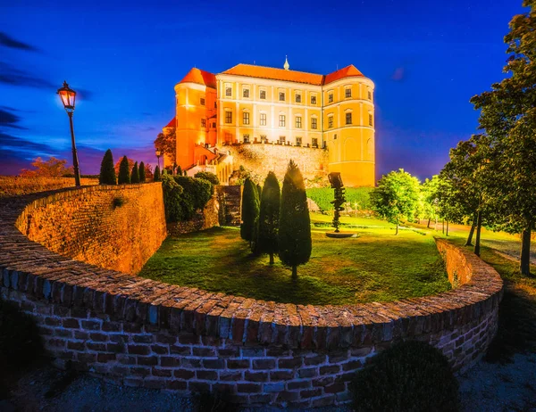 Mikulov Castle with Garden at Night — Stock Photo, Image