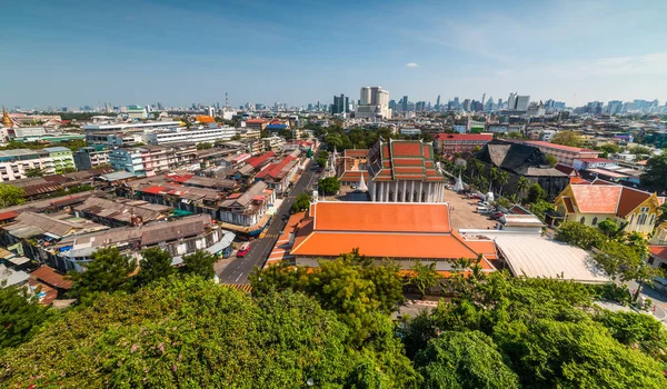 Architecture Traditionnelle Thaïlandaise Avec Bâtiments Modernes Gratte Ciel Arrière Plan — Photo