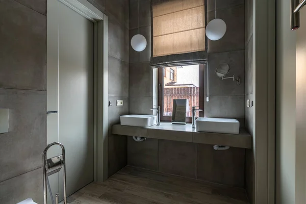 Master bedroom. Bedroom with a separate bathroom. The entrance from the bathroom to the bedroom.