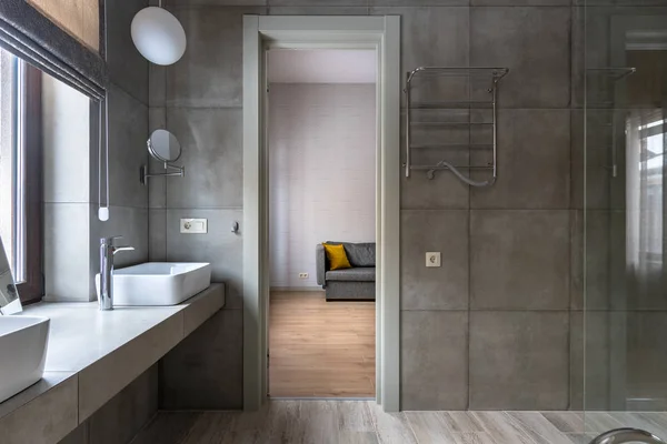 Master bedroom. Bedroom with a separate bathroom. The entrance from the bathroom to the bedroom.