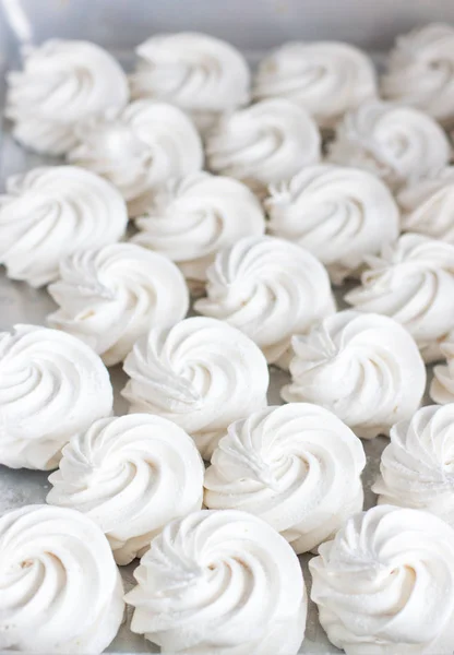 Elmalı tepsi ve vanilyalı ev yapımı zephyr.. 