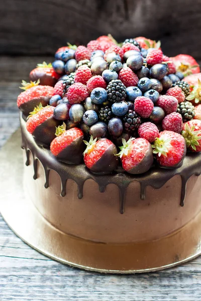 Chocolate Brownie Cake Fresh Strawberries Raspberries Blueberries Grapes — Stock Photo, Image