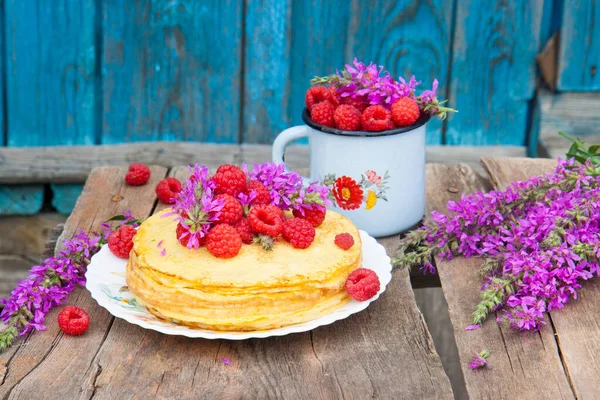 Pile Pancakes Fresh Raspberries Old Enamel Bowl Field Purple Flowers — Stok fotoğraf