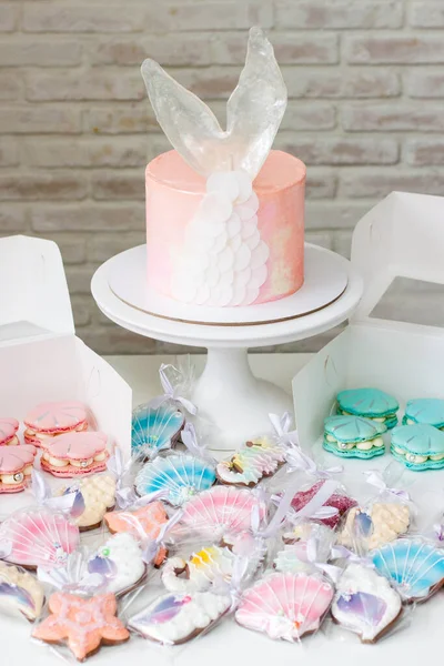 Mermaid Theme Candy Bar Pink Cake Fish Tail French Macaroons — 스톡 사진