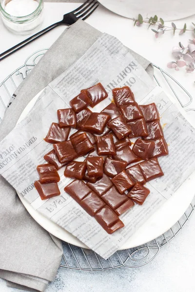 Salted Caramel Candies Cut Square Pieces Top View Grey Baking — Stock Photo, Image