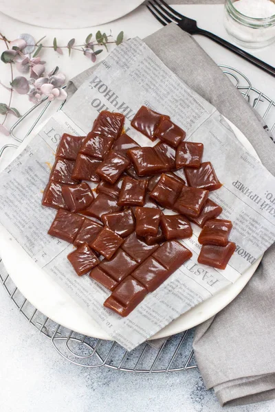 Salted Caramel Candies Cut Square Pieces Top View Grey Baking — Stock Photo, Image