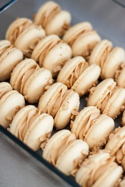 Macarons Français Faits Maison Avec Coquilles Brunes Crème Beurre Arachide — Photo