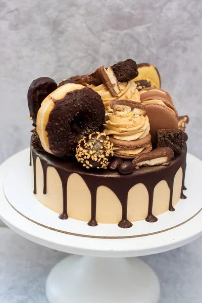 Peanut Butter Cake Decorated Melted Dark Chocolate Donuts Chocolate Bites — Stock Photo, Image