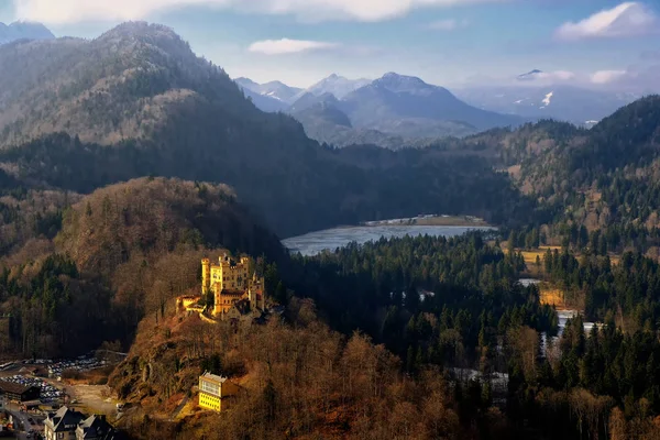 Romantický středověký zámek hohenschwangau. Bavorsko, Německo — Stock fotografie