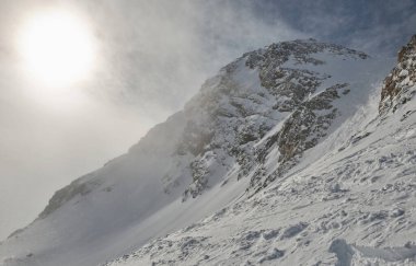 Soelden Avusturya. Avusturya Soelden 'de kayak için mükemmel bir hava.