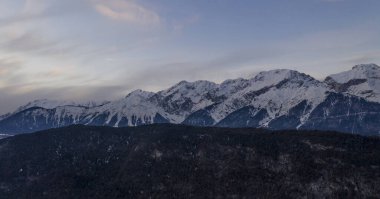 Imst, rietz, Avusturya. Gün batımında hava görüntüsü.