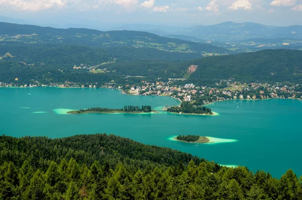 Village Maria Worth en el lago Worthersee en Carintia, Austria —  Fotos de Stock