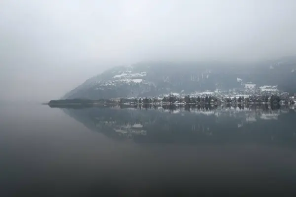 Lago Ossiach en los Alpes austríacos — Foto de Stock