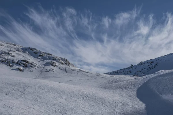 Vue panoramique sur les Alpes dans la station de ski de Tulfes, Autriche, en hiver . — Photo