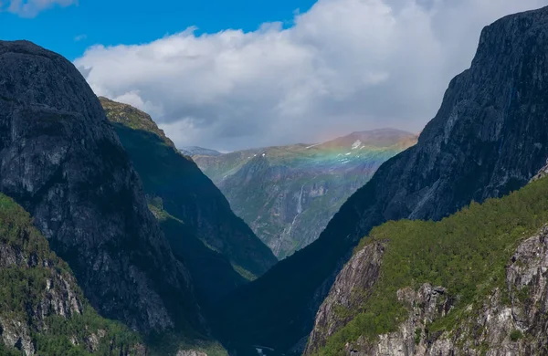 在挪威佛斯的史达赫姆，纳罗伊达伦山谷和皮克斯的美丽景色。 2019年7月 — 图库照片