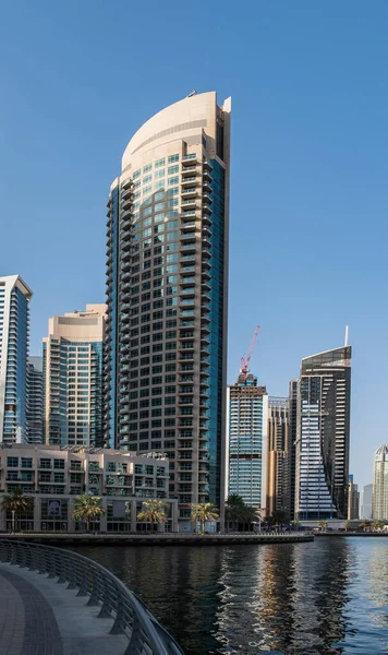 Dubai, EMIRATOS ÁRABES UNIDOS, mayo de 2019 - Hermosa vista del puerto deportivo de Dubái. EAU — Foto de Stock